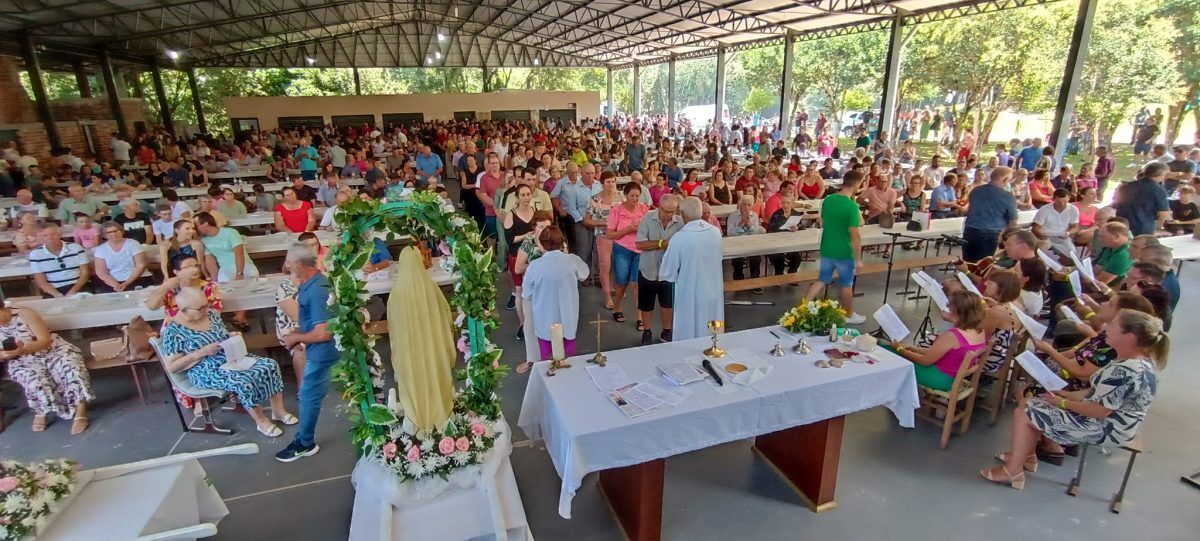 Festa Da Gruta Movimenta Devotos De Nossa Senhora De Lourdes Grupo A Hora