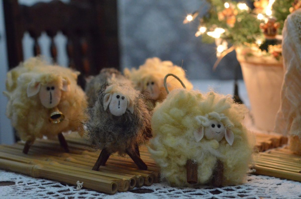 Materiais inusitados viram decoração de Natal