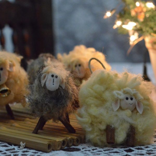 Materiais inusitados viram decoração de Natal