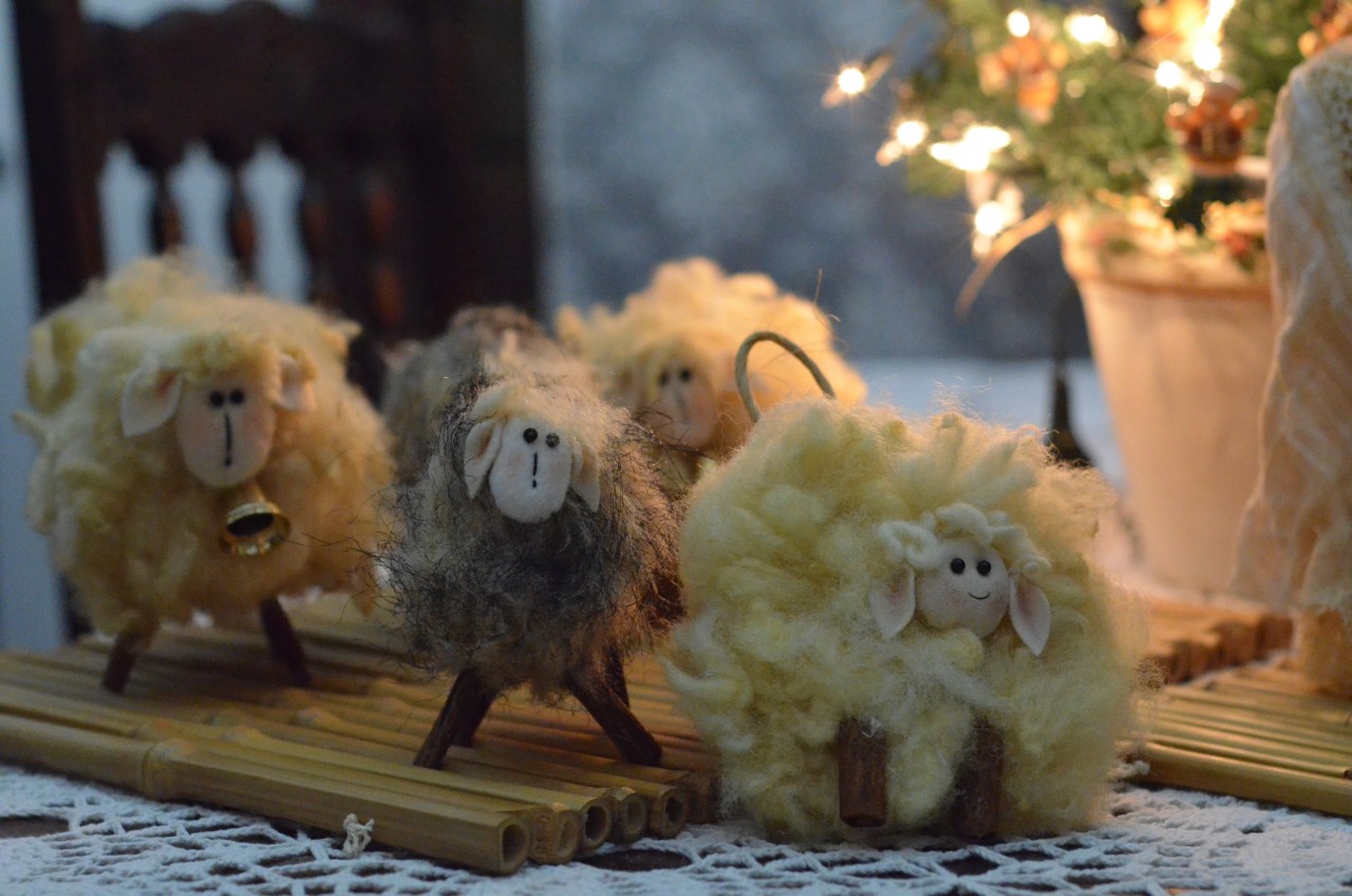Materiais inusitados viram decoração de Natal