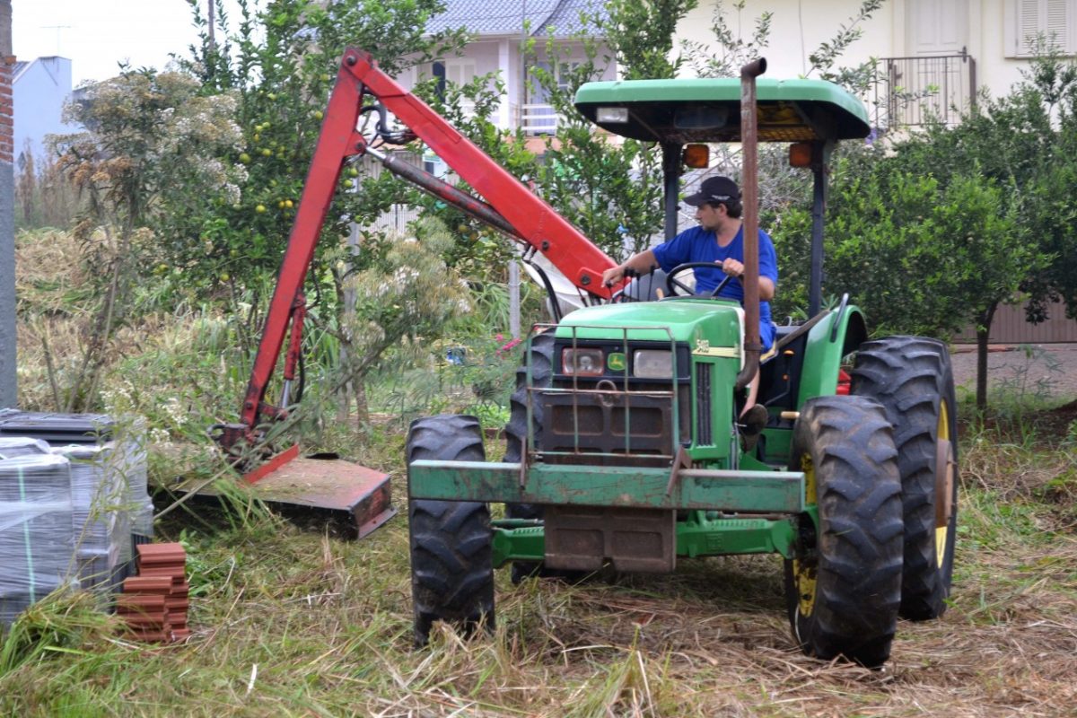 Proprietários têm 30 dias para roçar áreas