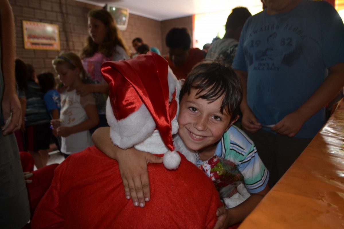 Natal Solidário presenteia crianças