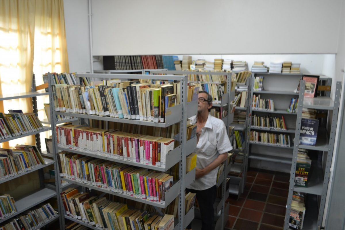 Leitores pedem melhorias em biblioteca