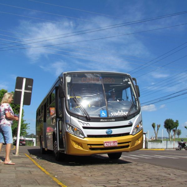 Tarifa do transporte urbano sobe R$ 0,40