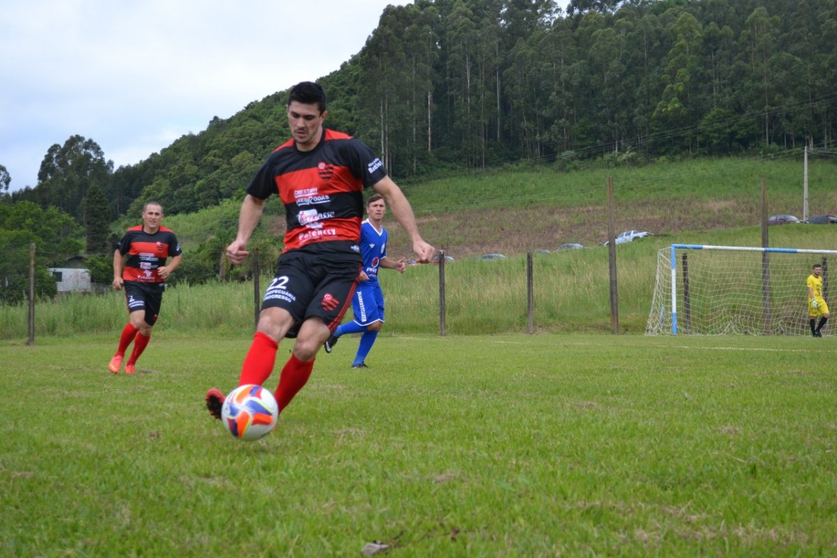 Competição amadora tem quatro jogos