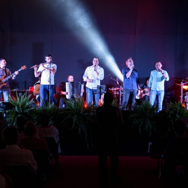 Canto da Lagoa reúne mais de 400 pessoas