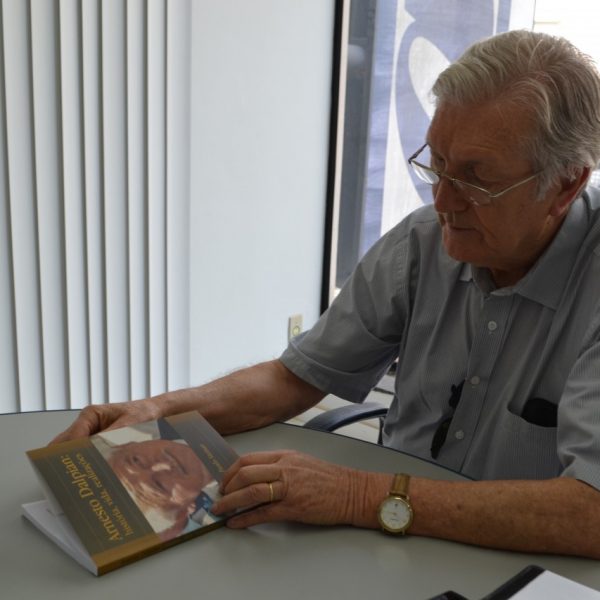 Livro conta história de Arnesto Dalpian