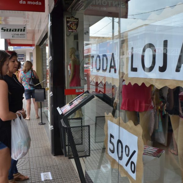 Lojas ampliam liquidações e antecipam campanha coletiva