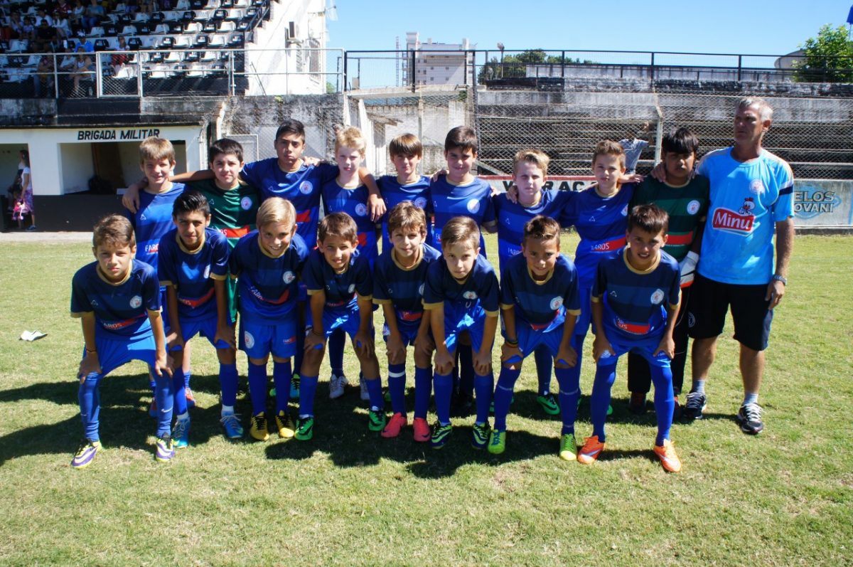 Escolinha retoma os treinamentos diários