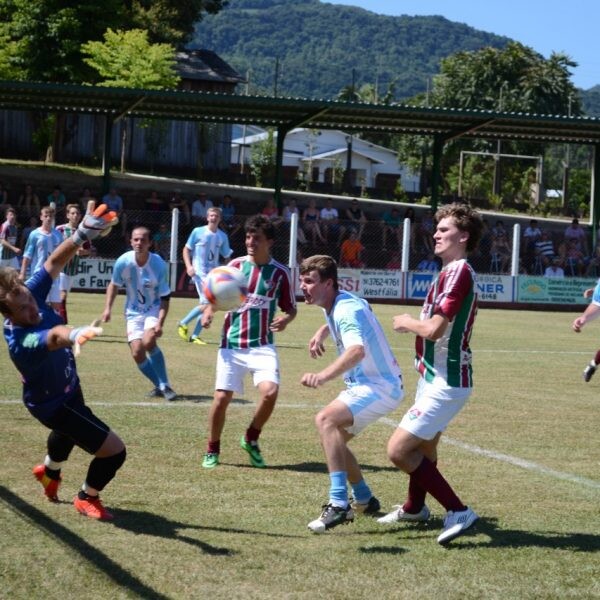 Em Westfália, Fluminense vence o Rui Barbosa nas duas categorias