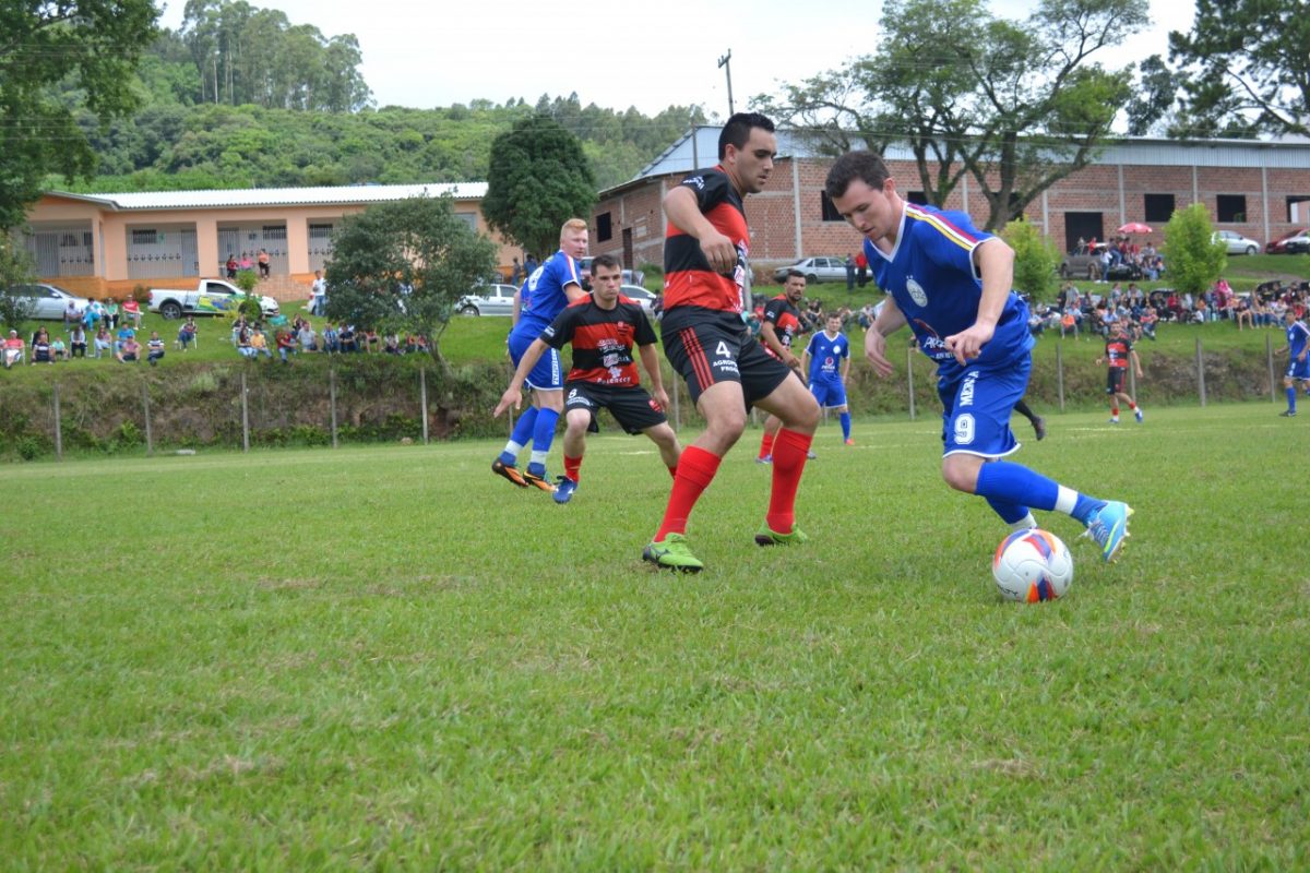 Equipes veteranas entram em campo