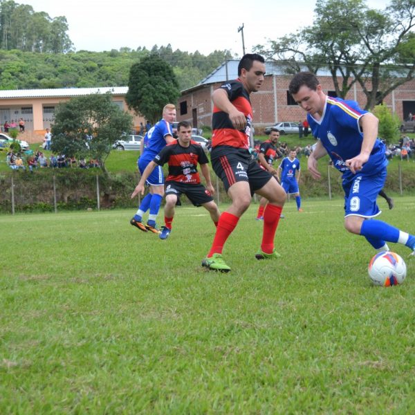 Equipes veteranas entram em campo