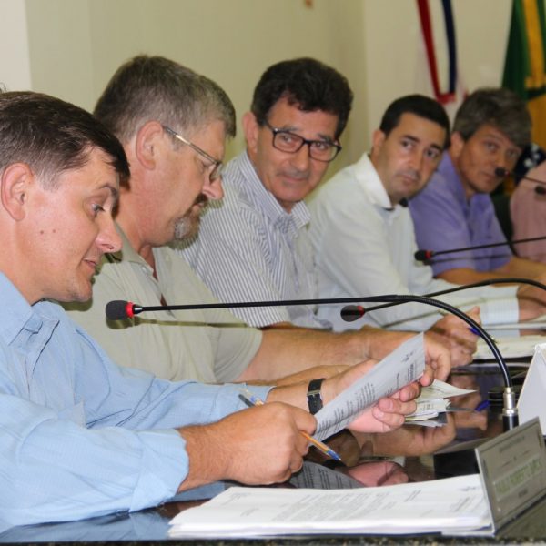 Legislativo aprova contas de ex-prefeito