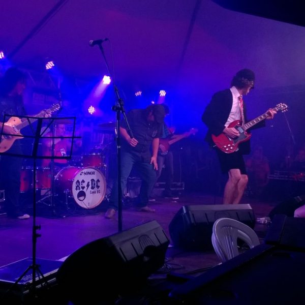 AC/DC Cover RS realiza show para amantes do rock