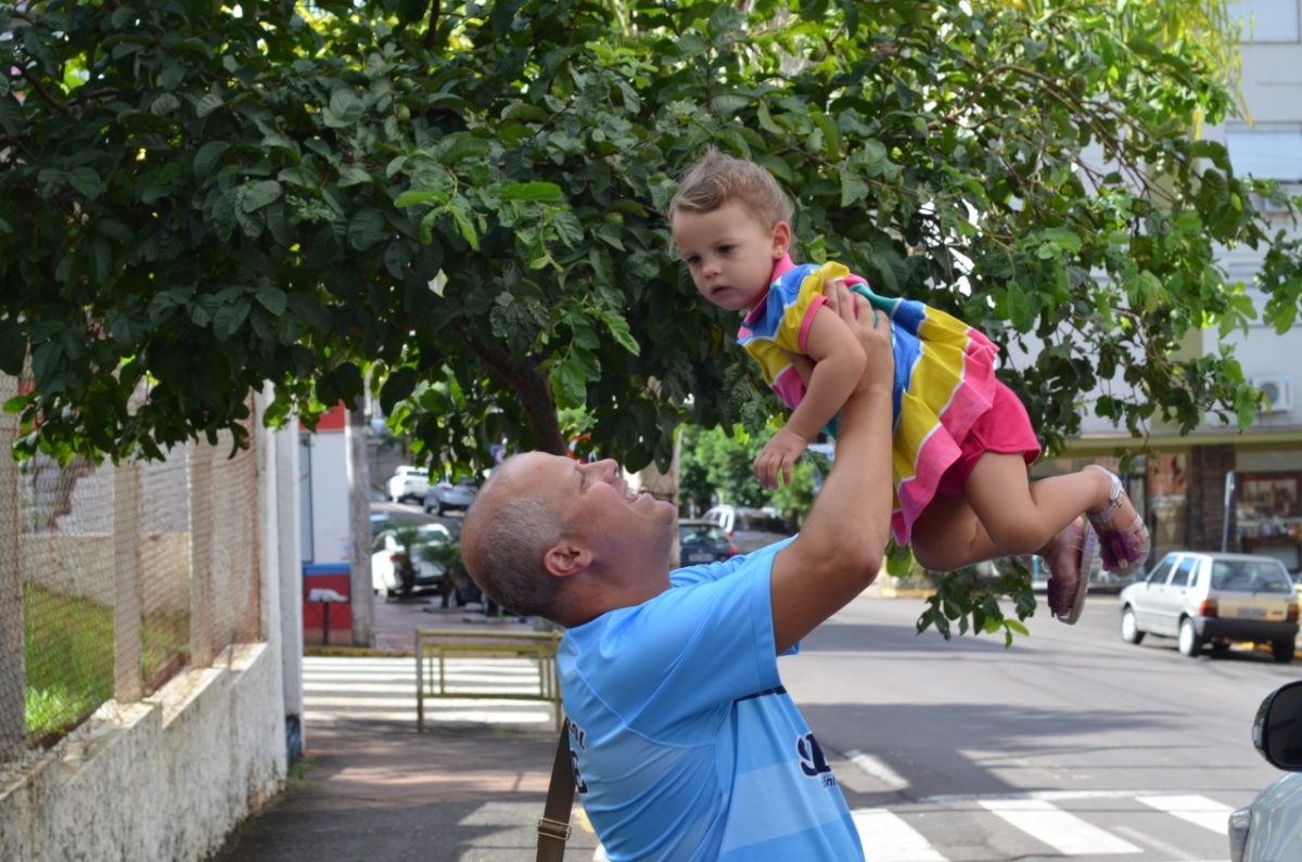 Lei amplia licença-paternidade para 20 dias