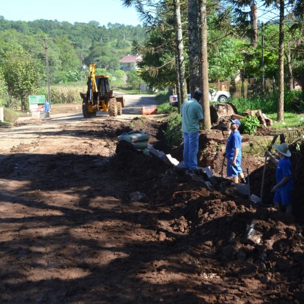 Governo finaliza base para pavimentação