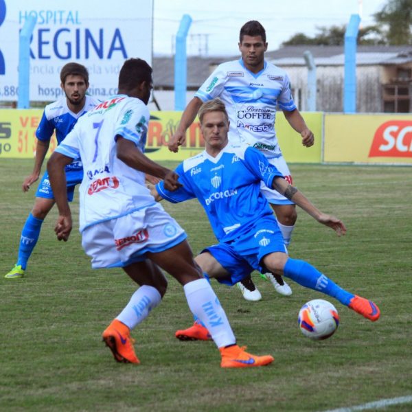 Alviazul faz jogo que vale 6 pontos