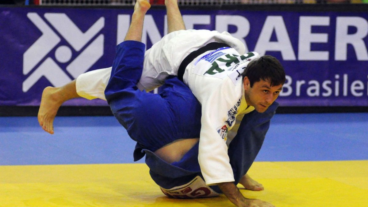 Campeão mundial palestra para estudantes