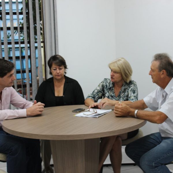 Executivo projeta centro de convivência