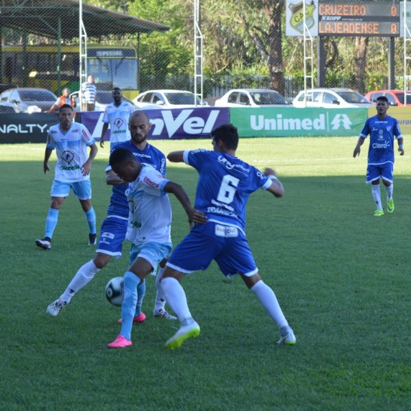 Equipe permanece na zona da degola