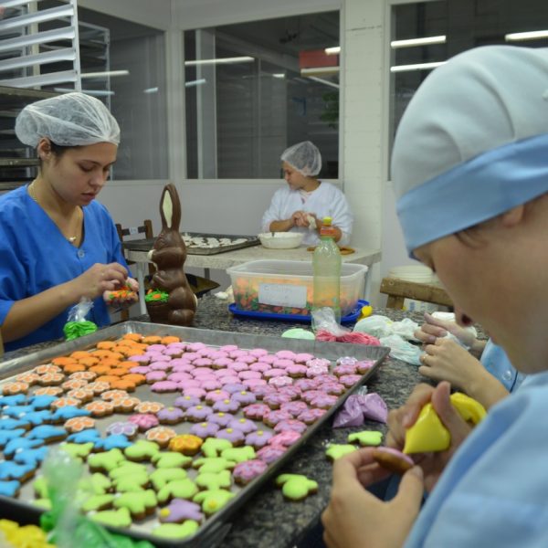 Crise aumenta venda de ovos artesanais