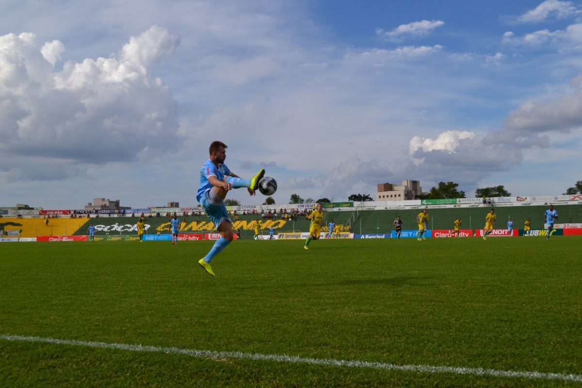 Direção dispensa quatro jogadores