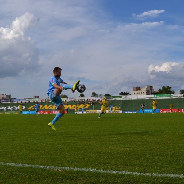 Direção dispensa quatro jogadores