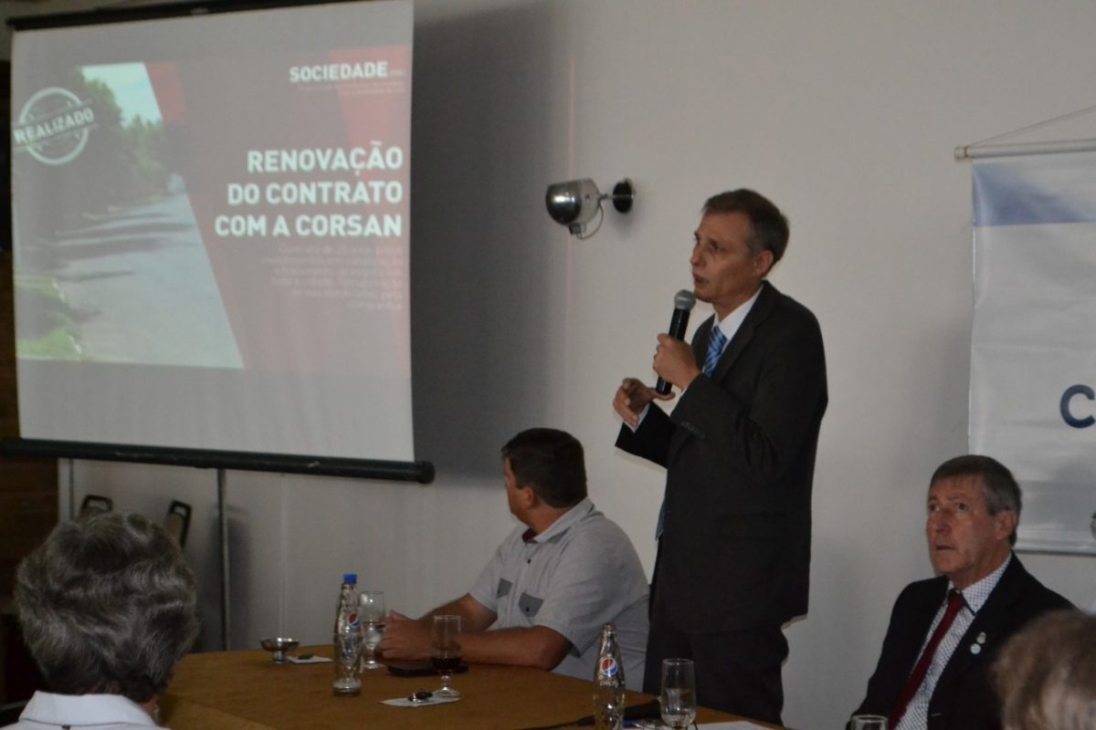 Mallmann presta contas a empresários