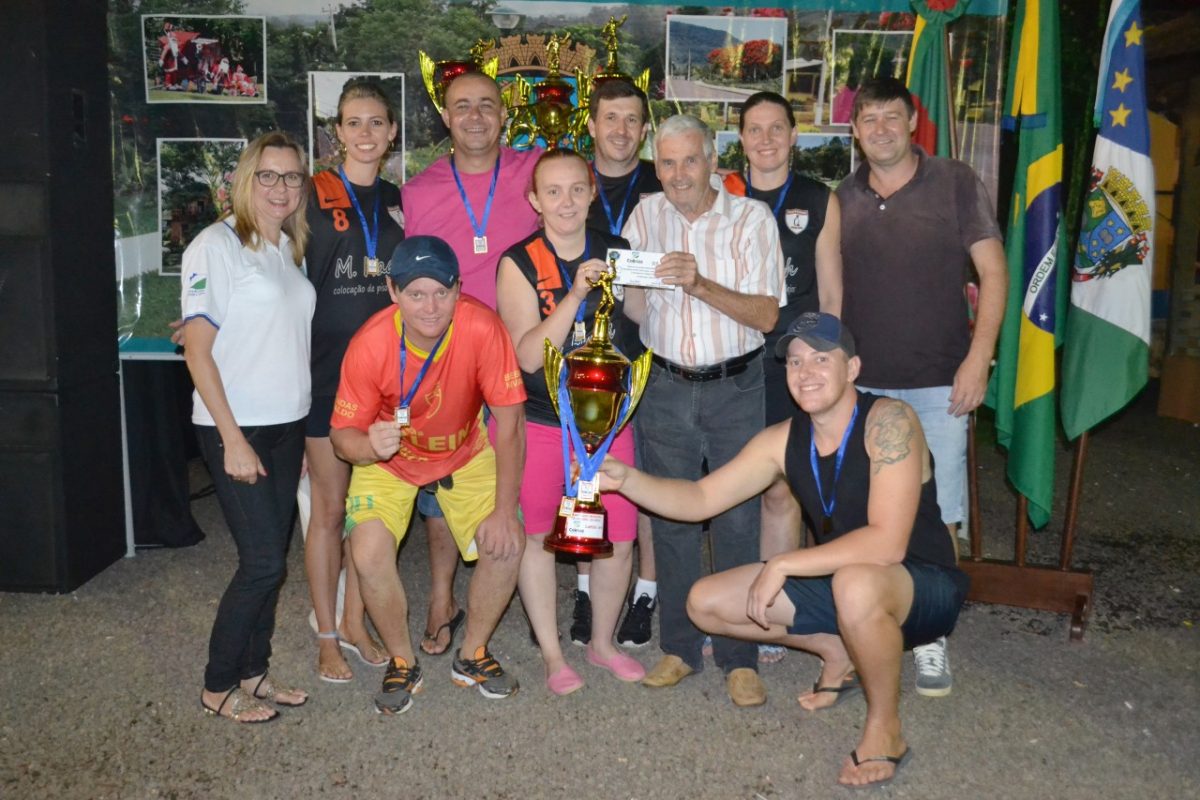 Colinas premia as equipes campeãs deste ano