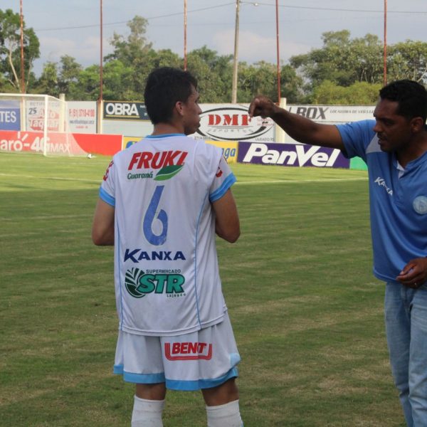 Alviazul retorna a campo amanhã