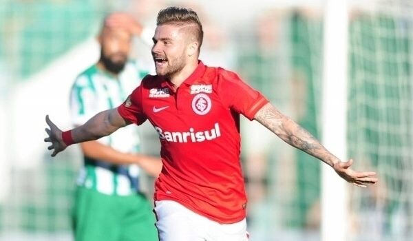 Argel Fucks confirma time titular do Inter