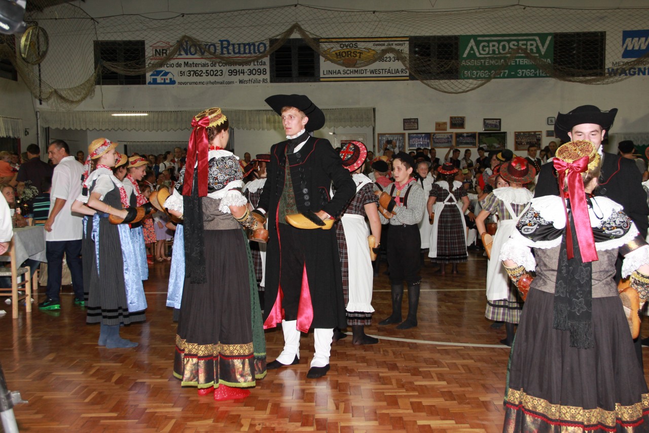 A tradição dos Jogos Germânicos e o resgate cultural através das Olimpíadas  Rurais na Oktoberfest