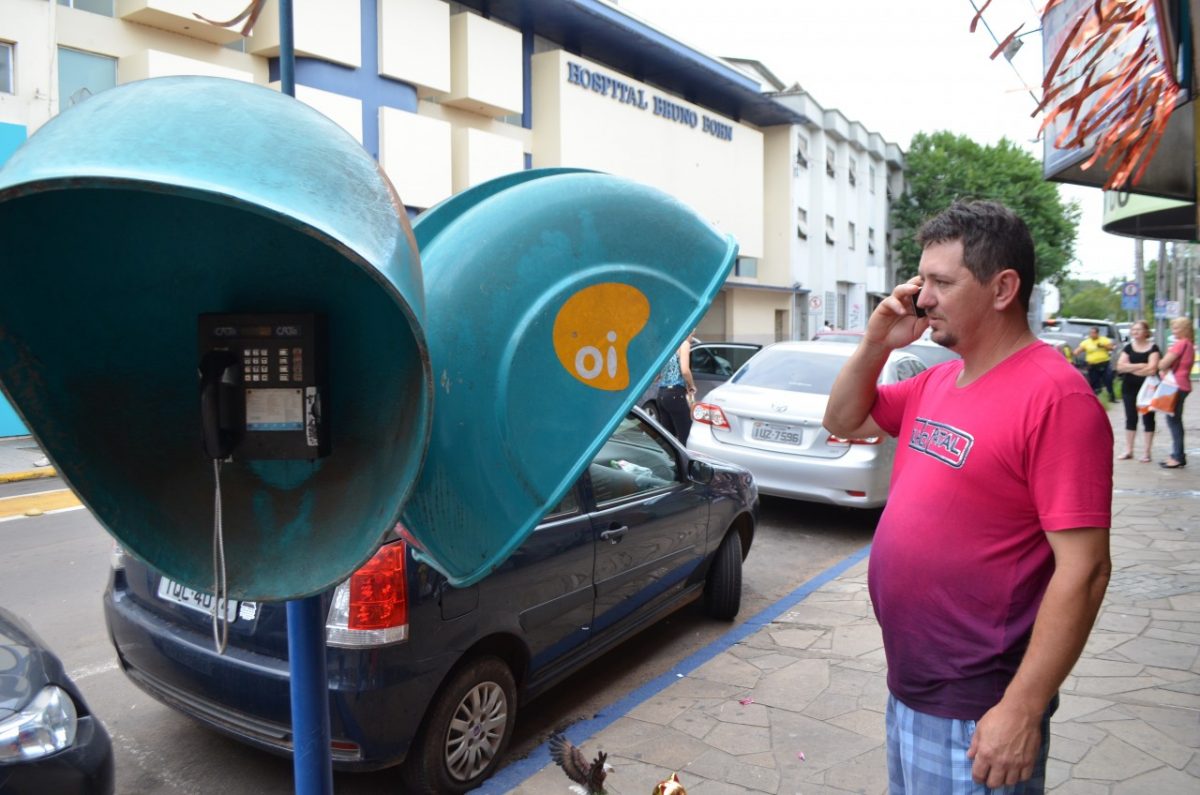 Orelhões ligarão de graça para celulares