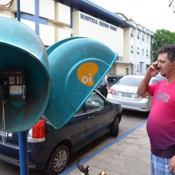 Orelhões ligarão de graça para celulares