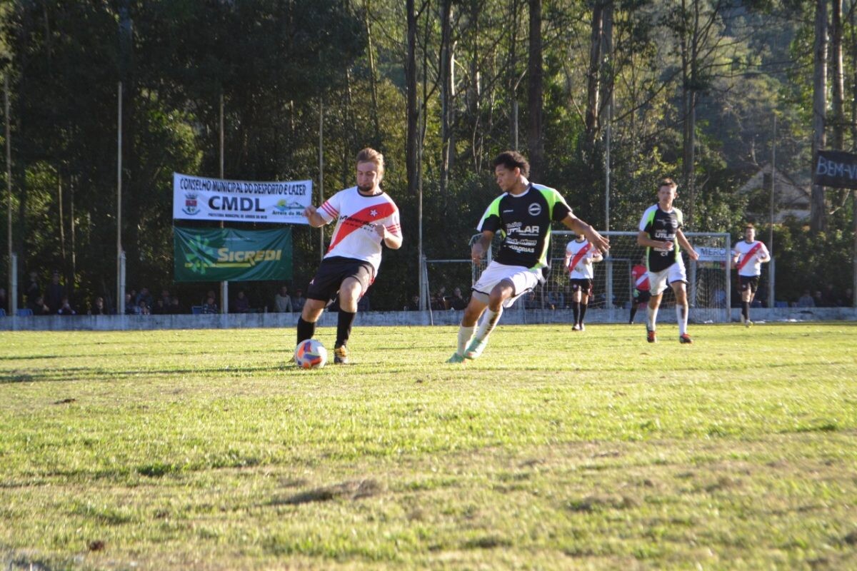 Primeiros campeões do ano serão conhecidos no domingo