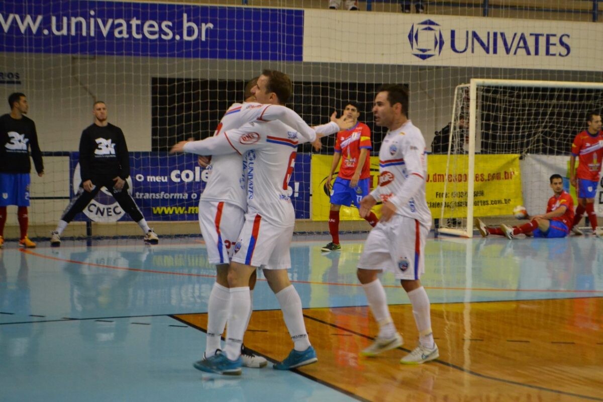 Equipes do Vale entram em quadra em busca da reabilitação