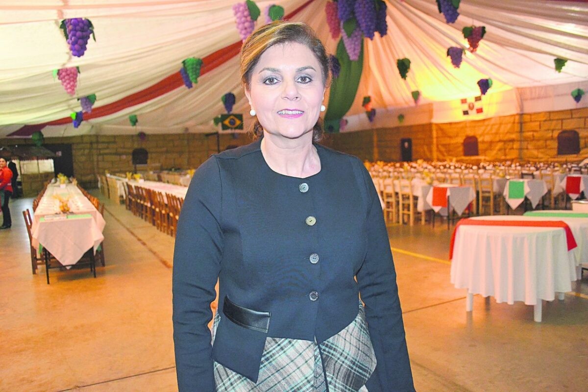 Jantar arrecada dinheiro para hospital