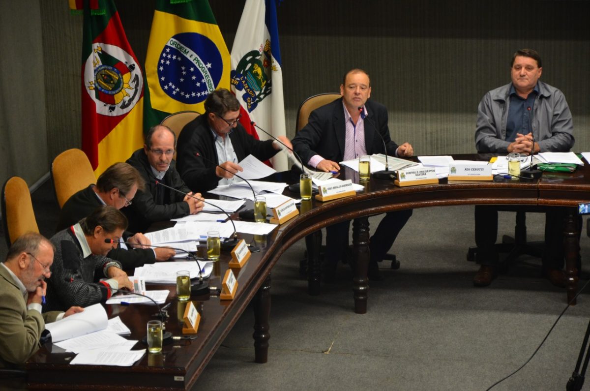 Vereadores debatem repasses para a Central