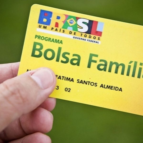 Beneficiários do Bolsa Família recebem parcela de auxílio residual