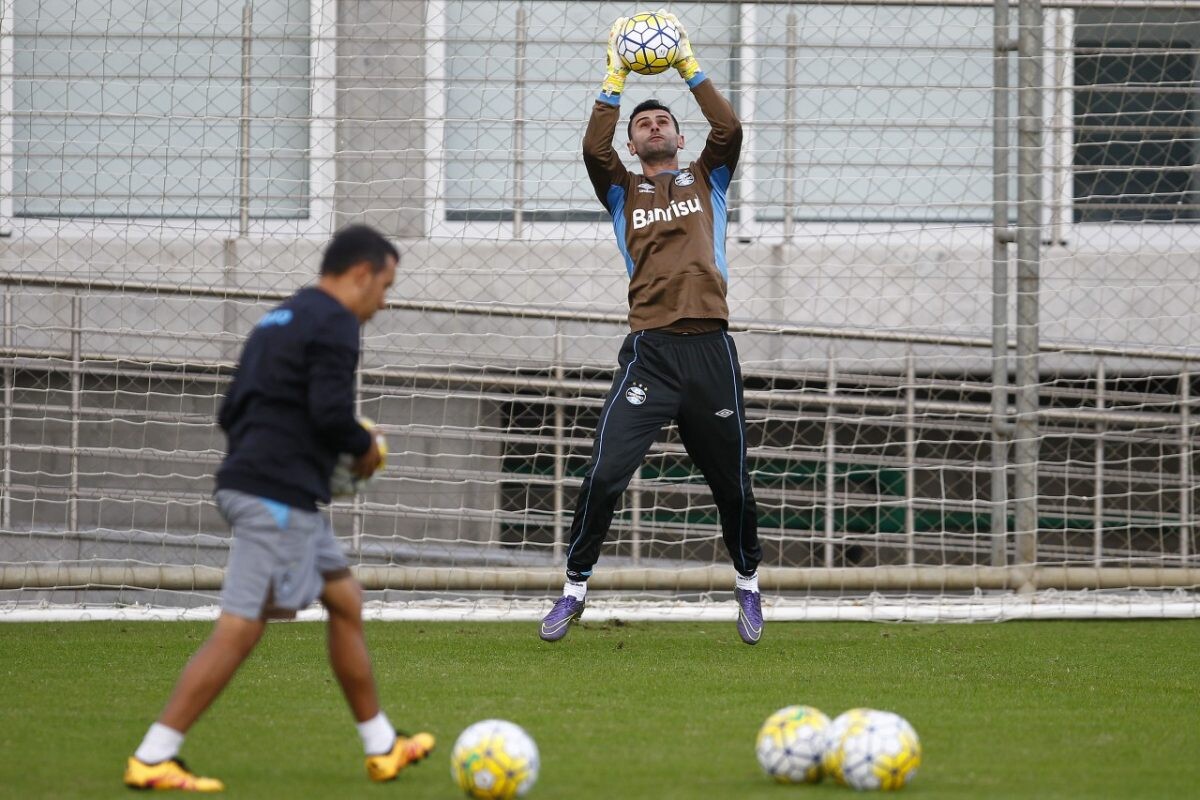 Desfalques preocupam técnico Roger Machado