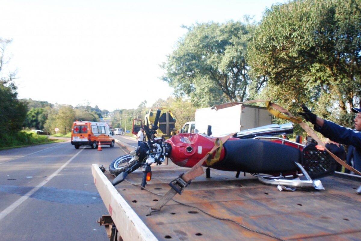 Motociclista morre no acesso a Cruzeiro