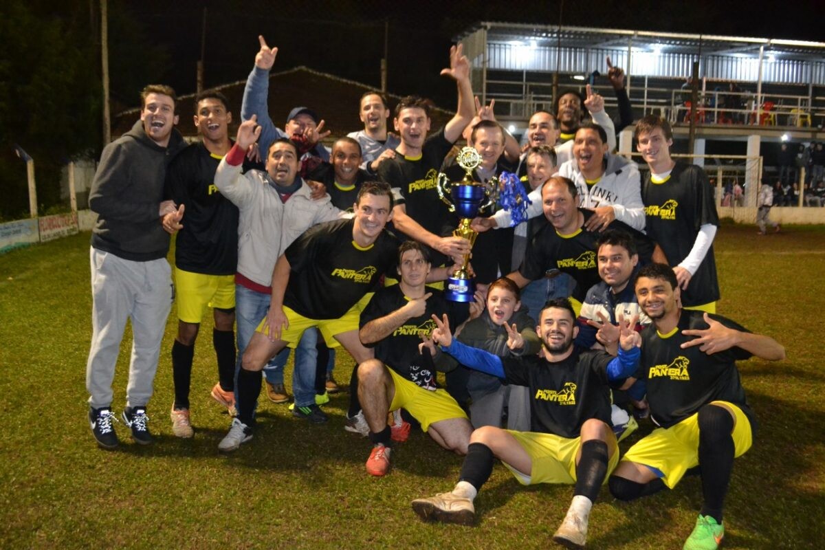 Atrevidos fatura taça na categoria livre