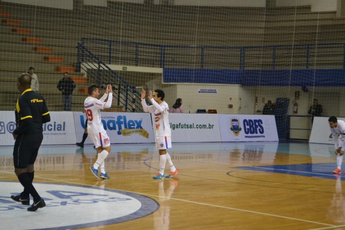 Com desfalques, equipe volta à quadra hoje