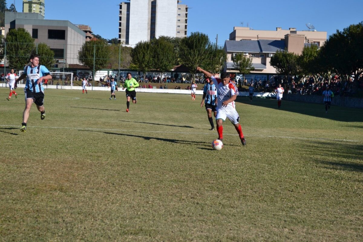 Atlético Gaúcho e União estão com a vantagem