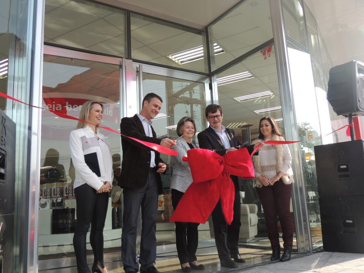 Benoit inaugura loja modelo em Lajeado