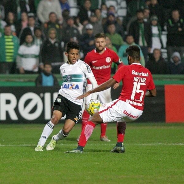 Com desfalques, time enfrenta o Botafogo