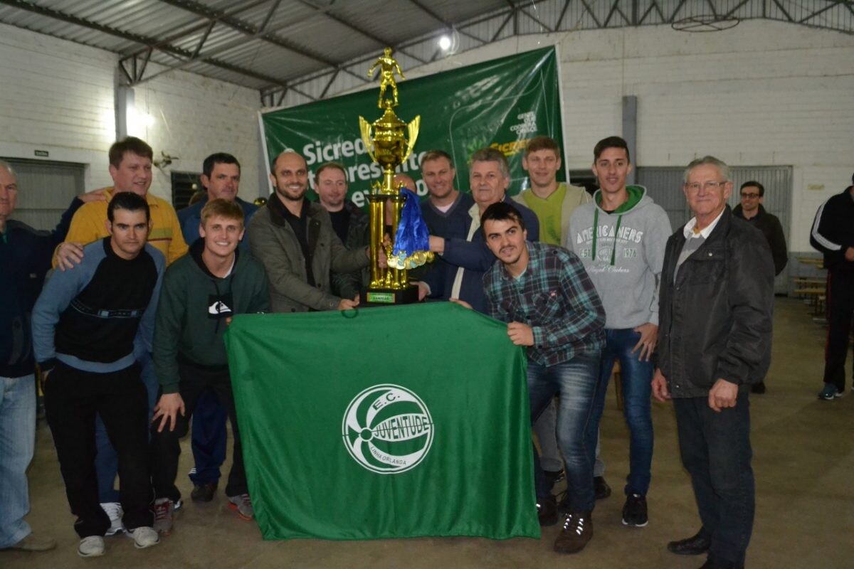 Melhores da competição  são premiados