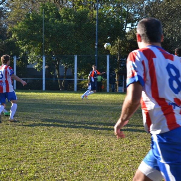 Semifinal da quarta  divisão ocorre no sábado