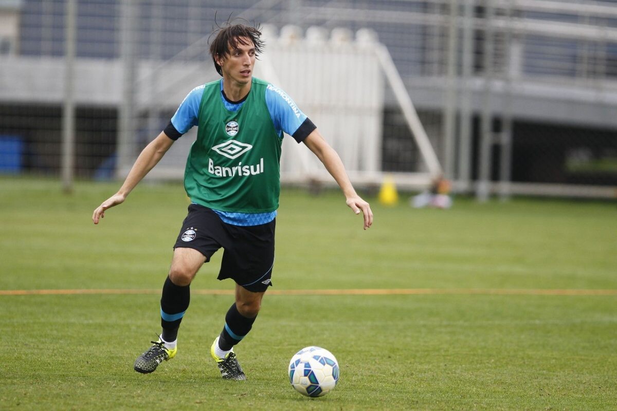 Zagueiro Geromel pode voltar ao time titular