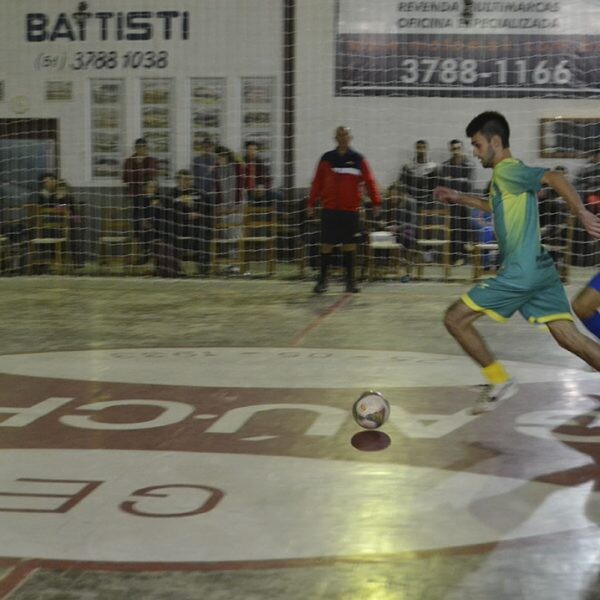 Semifinalistas do torneio são definidos